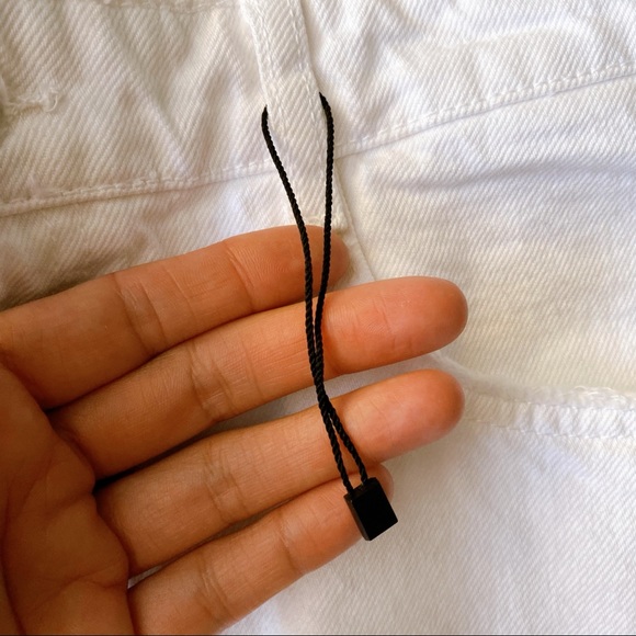 🐚 ZARA PLUS WHITE DISTRESSED HIGH WAIST DENIM SHORTS! - Picture 9 of 10